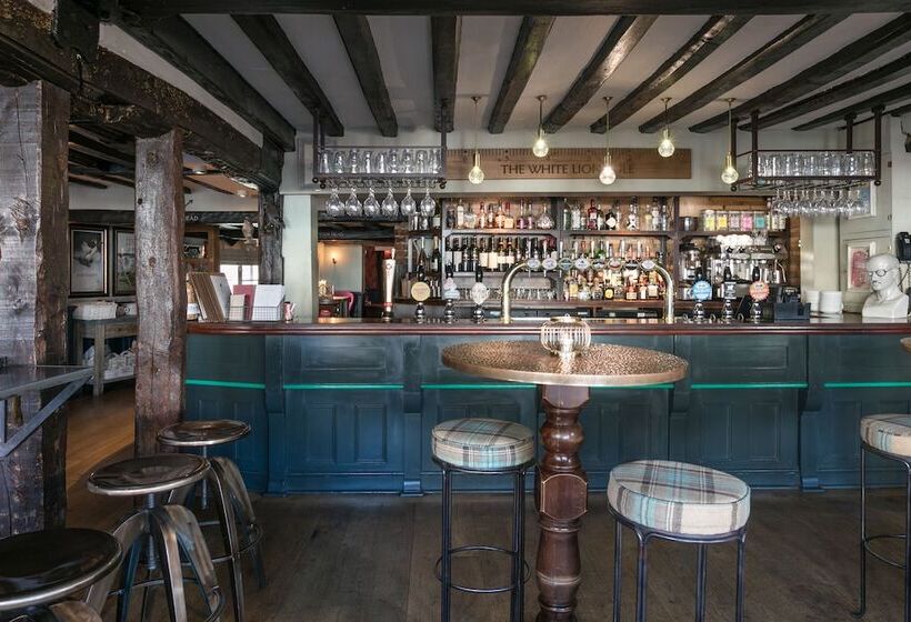 בית מלון כפרי The White Lion