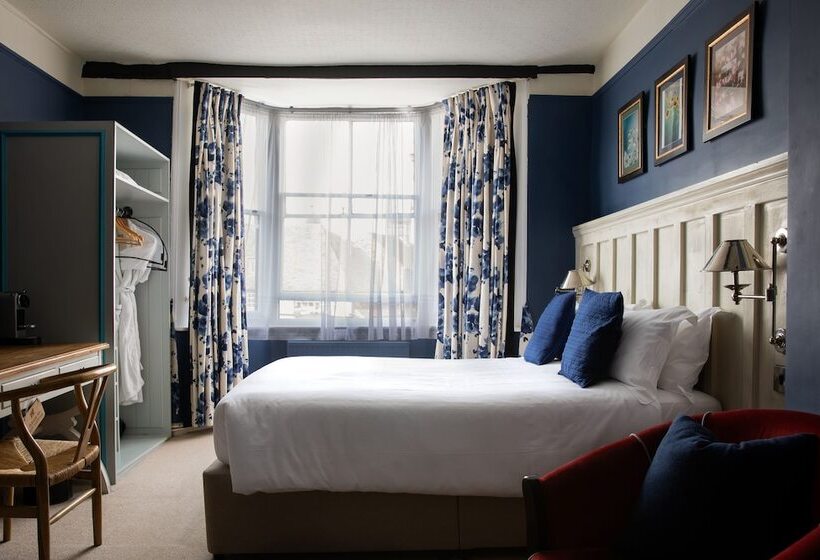 בית מלון כפרי The White Lion