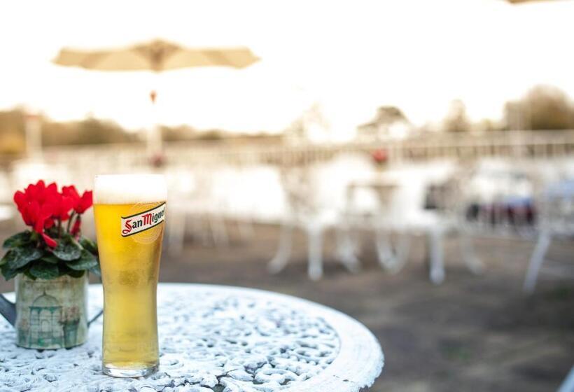 فندق Warren Lodge