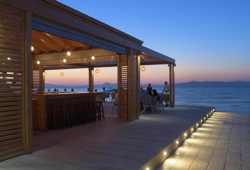 Avra Beach Resort