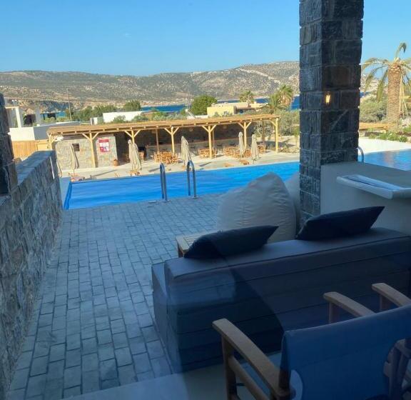 Helios Beach Hotel & Bungalows