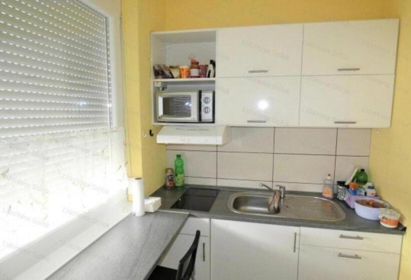 בית מלון כפרי Aranyhíd Apartman