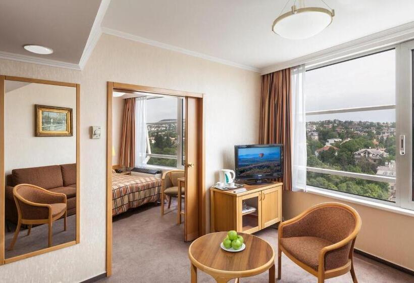 Отель Budapest