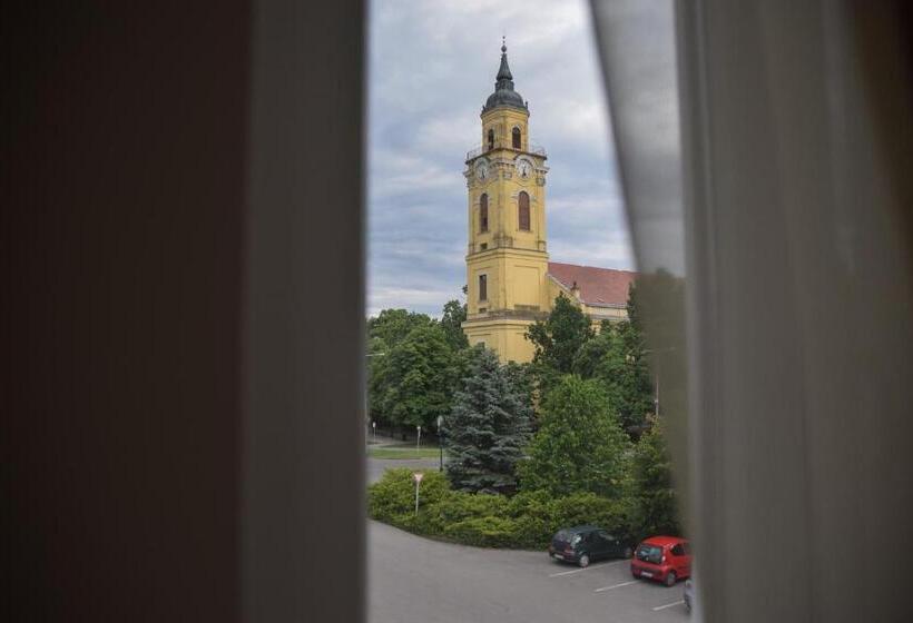 Отель Körös Panzió és étterem