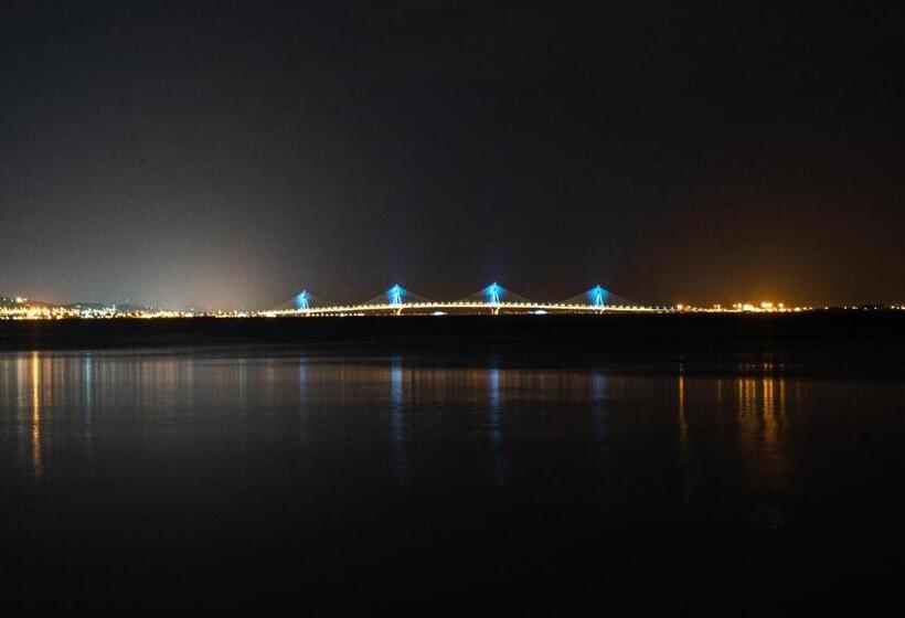 ホテル Lepanto Beach