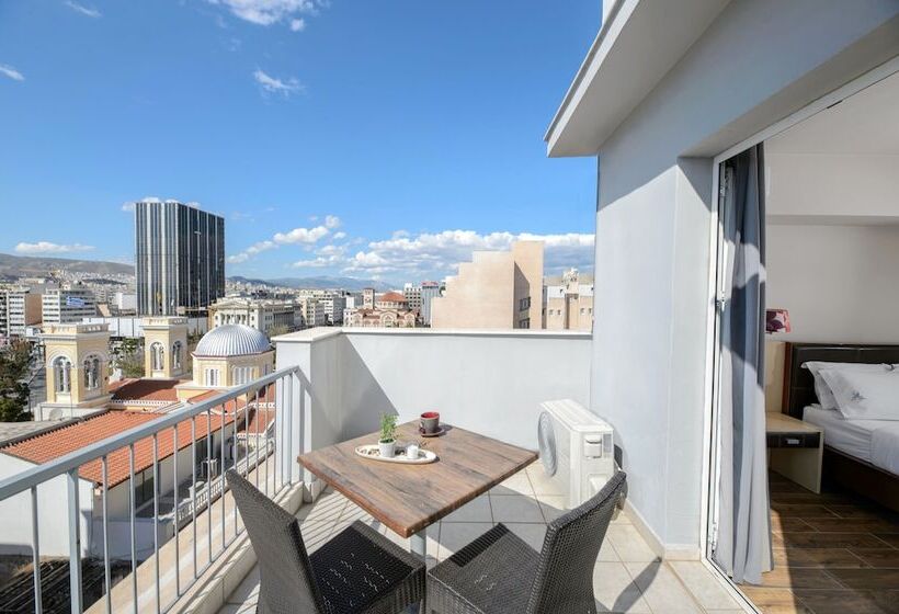 בית מלון כפרי Piraeus City