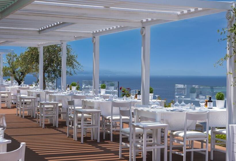 هتل Skiathos Palace