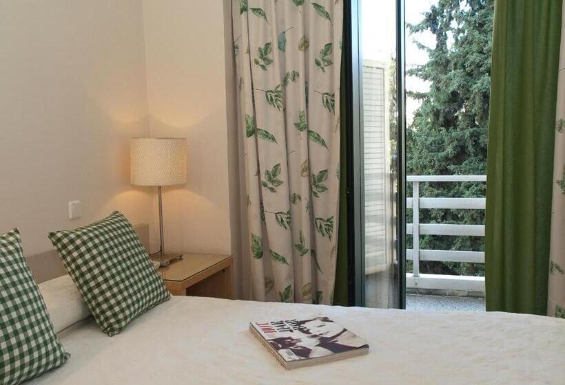 The Park Hotel Piraeus