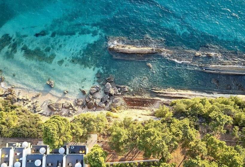 استراحتگاه White Rocks Hotel Kefalonia