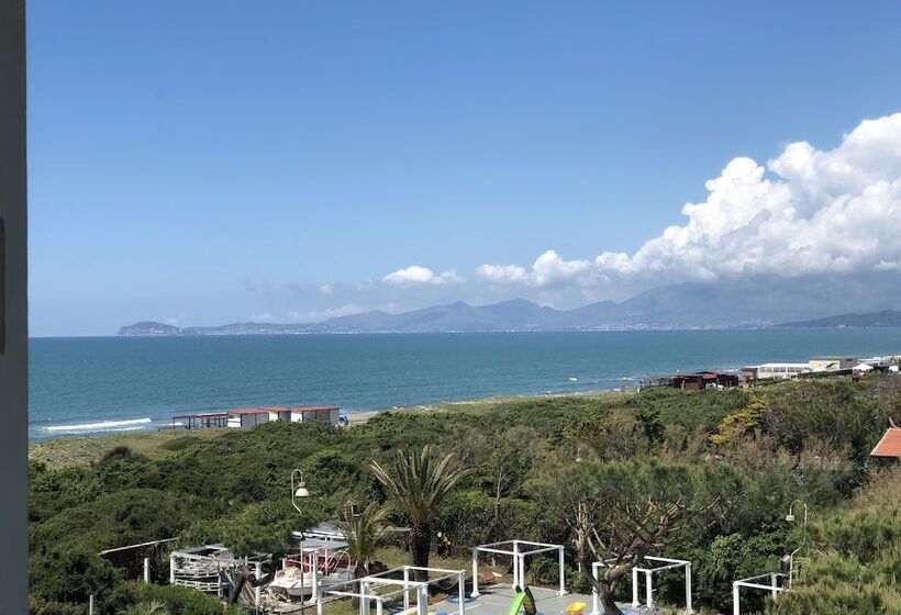 فندق Domizia Palace