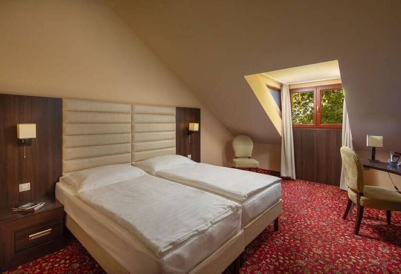 فندق Kristály Imperial