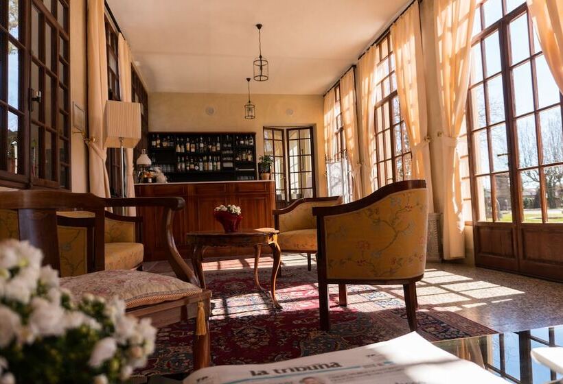 فندق Villa Cornér Della Regina