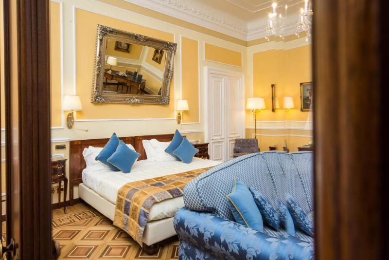 هتل Bristol Palace