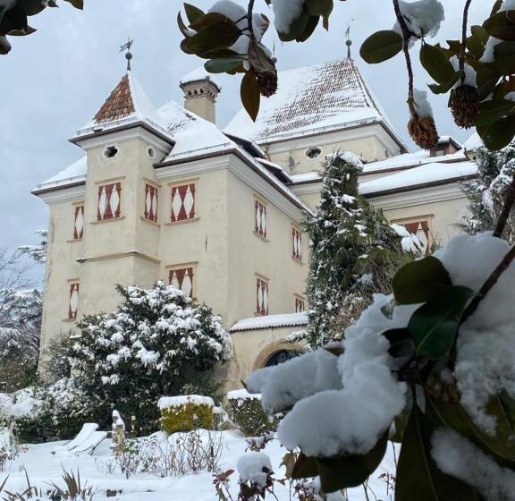 هتل Castel Rundegg