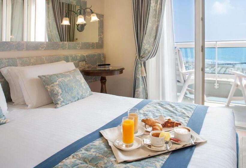هتل Cavalieri Palace