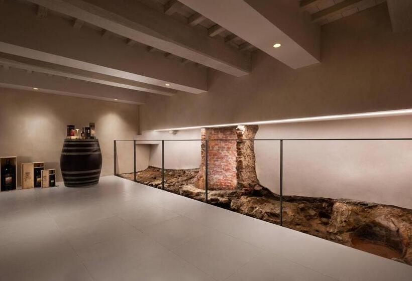 هتل Grand Universe Lucca, Autograph Collection
