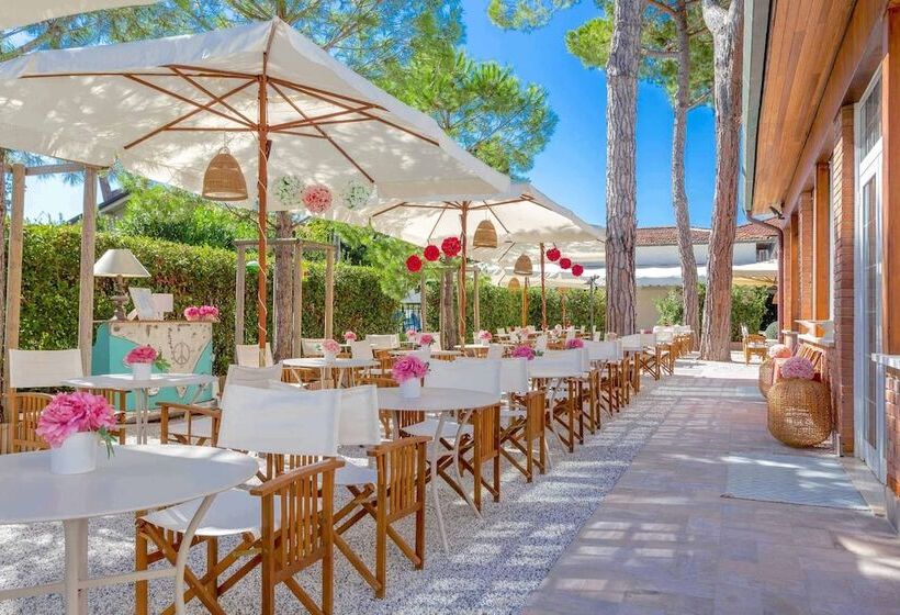 هتل La Pineta Al Mare