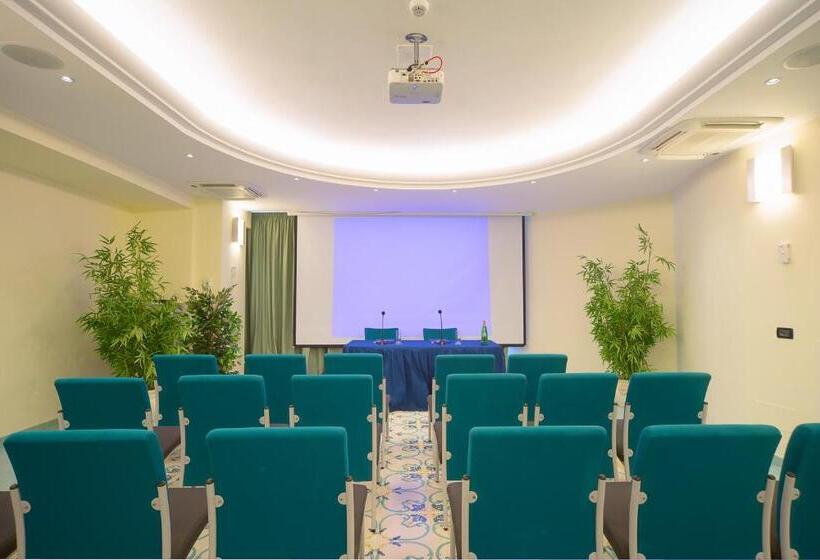هتل Le Querce Resort Sea Thermae & Spa