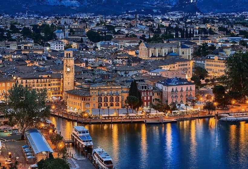 هتل Pinzolodolomiti