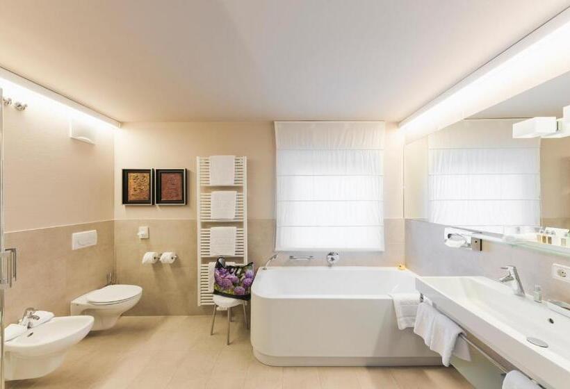 هتل Mignon Meran Park & Spa