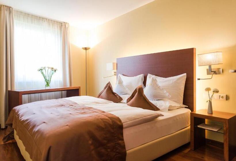 هتل Mignon Meran Park & Spa