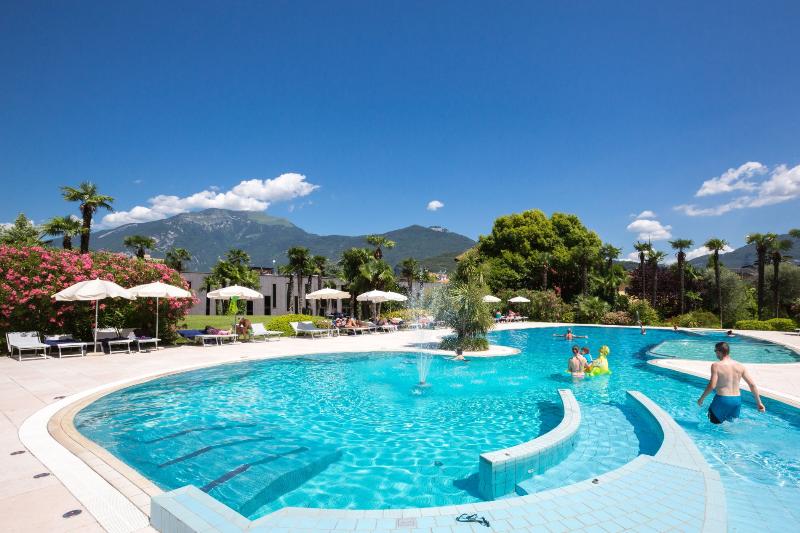 هتل Astoria Resort