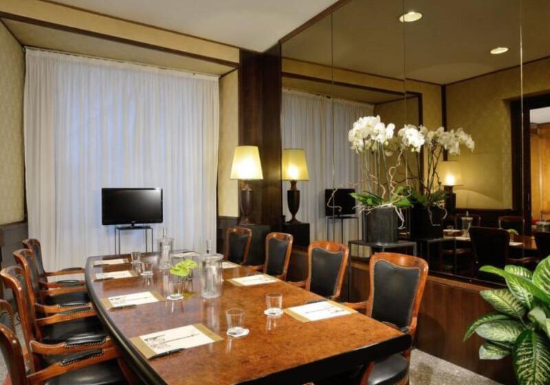 هتل Colonna Palace