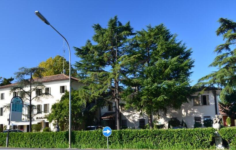 هتل Magnolia