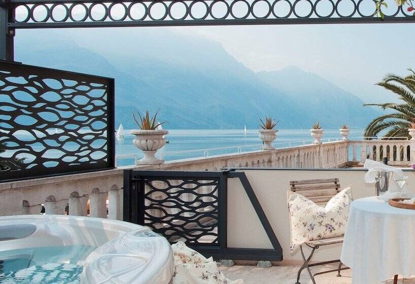 اقامتگاه Bellavista Lakefront Hotel & Apartments