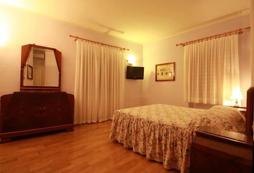 ホテル Albergo La Felicina   Mugello