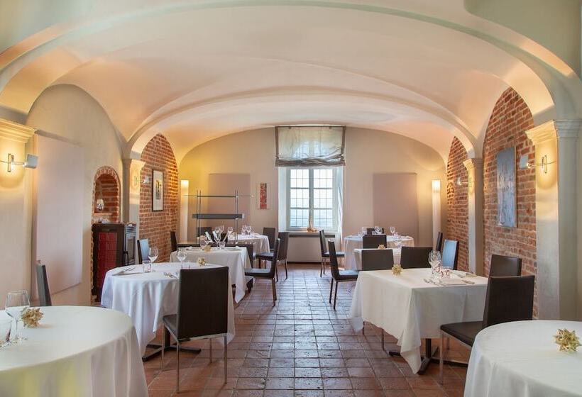 ホテル Castello Di Santa Vittoria