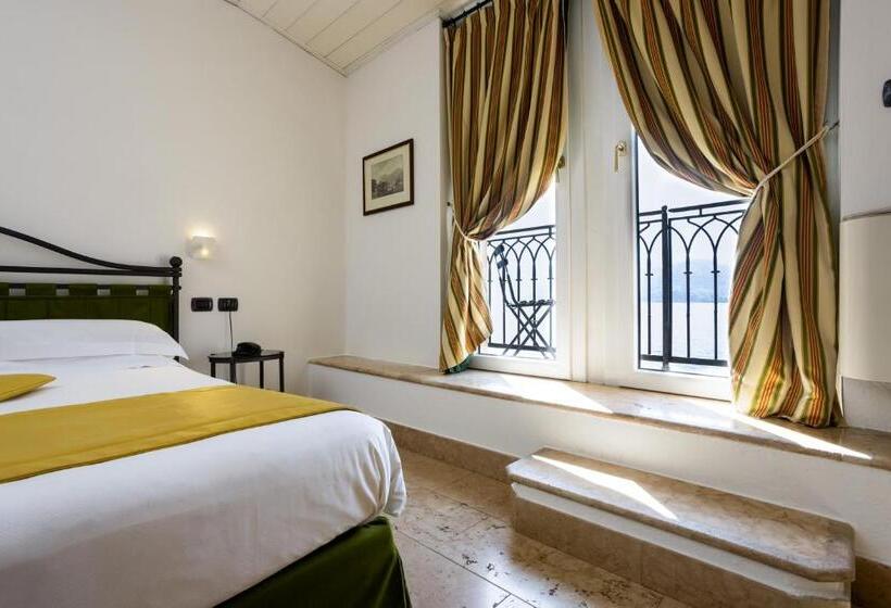 호텔 Du Lac Varenna