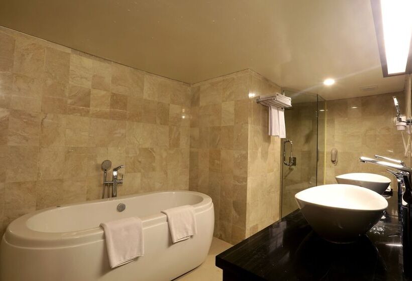 هتل Grand Sahid Jaya Cbd