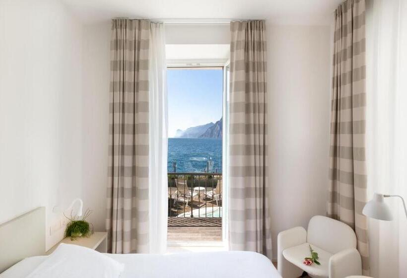 هتل Lago Di Garda