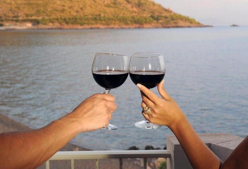 ホテル Mediterraneo