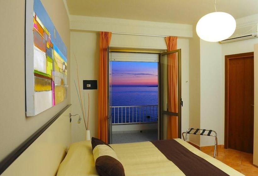 ホテル Mediterraneo