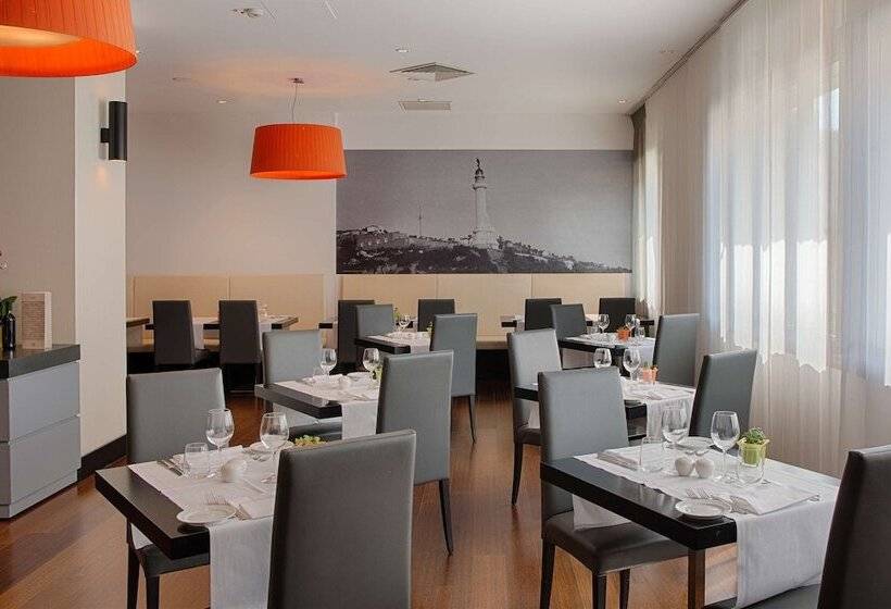 בית מלון כפרי NH Trieste