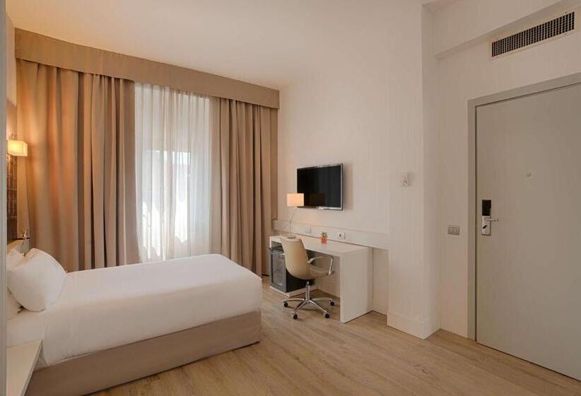 בית מלון כפרי NH Trieste