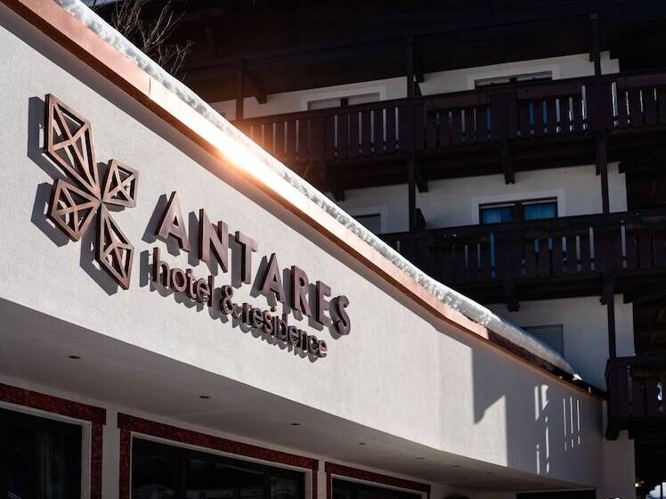 هتل Antares