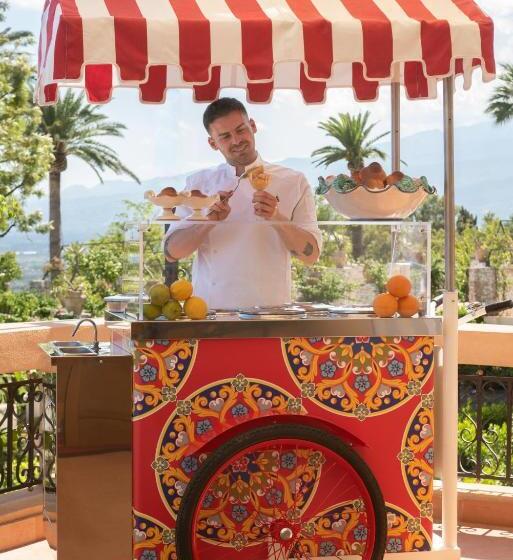 هتل San Domenico Palace, Taormina, A Four Seasons