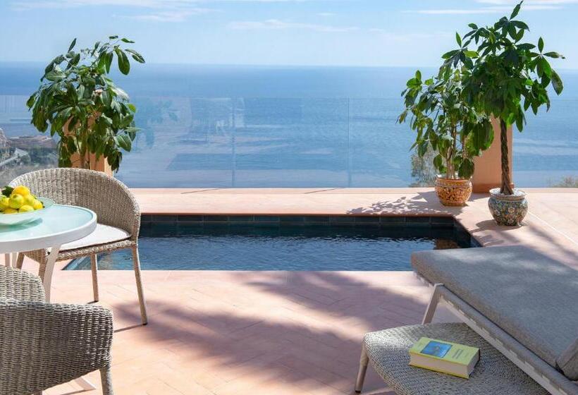 هتل San Domenico Palace, Taormina, A Four Seasons