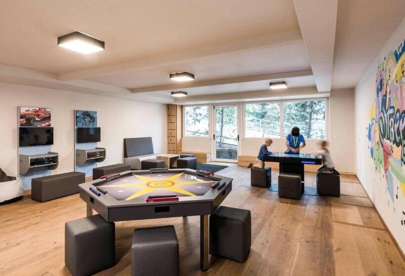 ホテル Stroblhof Active Family Spa Resort