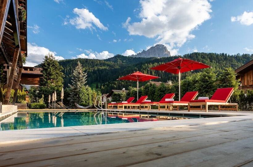 هتل Tyrol