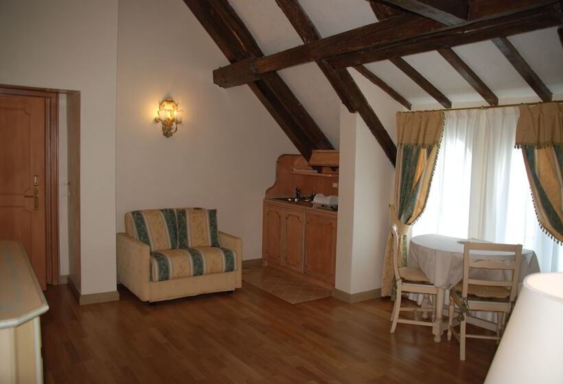 هتل Villa Laguna