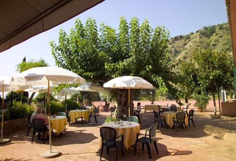 هتل Villa Sirina