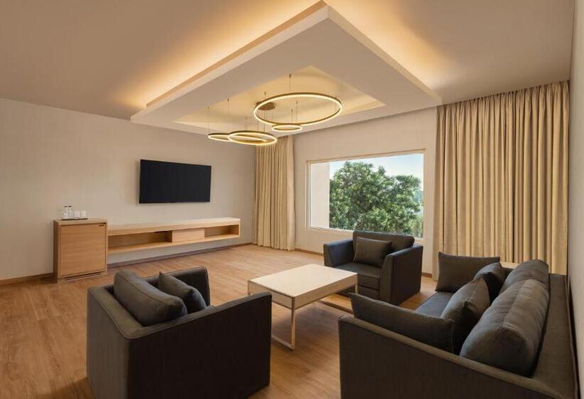 فندق Courtyard By Marriott Tiruchirappalli