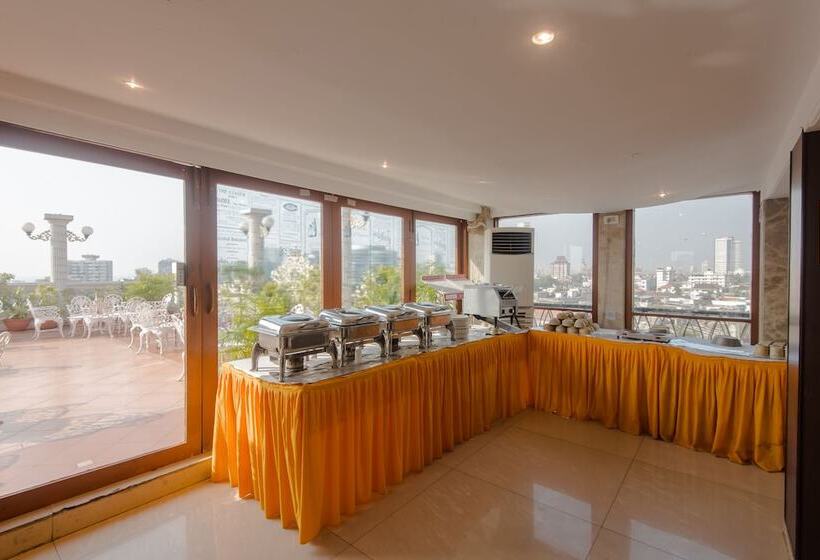 בית מלון כפרי Godwin   Colaba