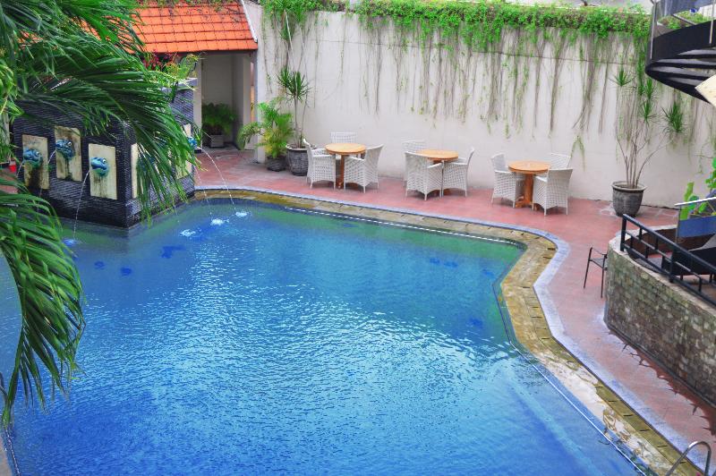 هتل Grand Inna Tunjungan