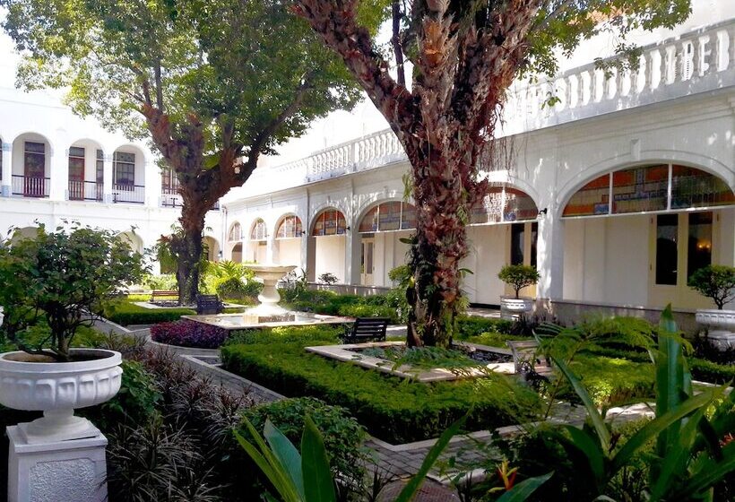 هتل Majapahit Surabaya Mgallery