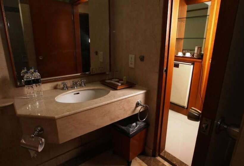 هتل Makassar Golden